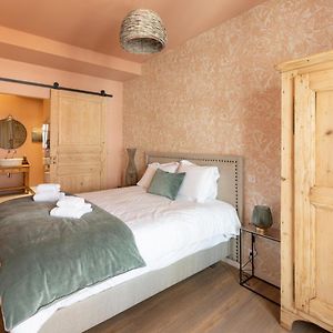 Appartement A Travers Champs Avec Sauna Et Parking